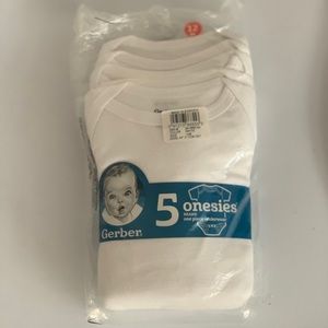 5 Pack - Gerber onesies (Size - 12 Months)